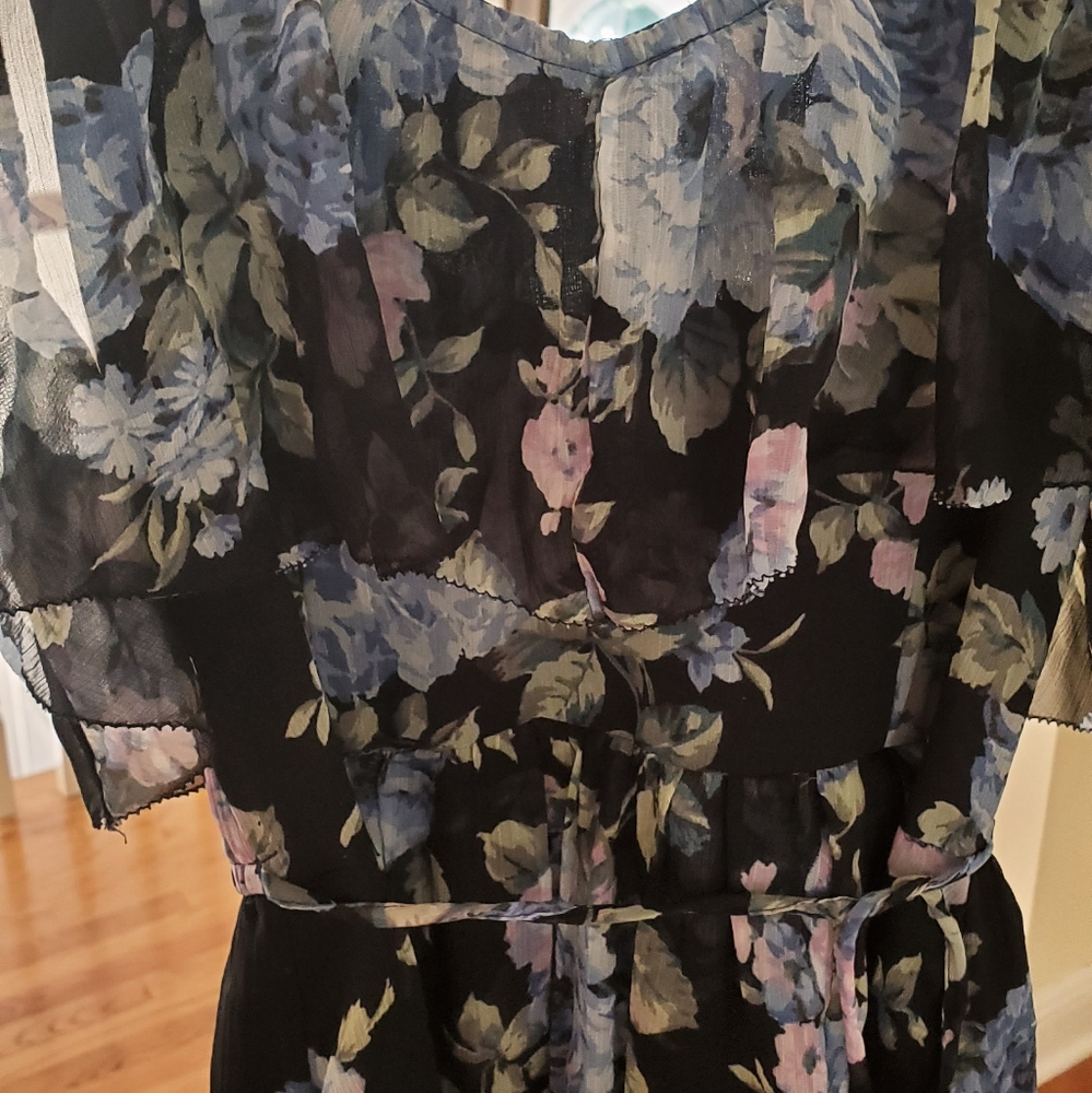 Dress - Picture 5 of 6